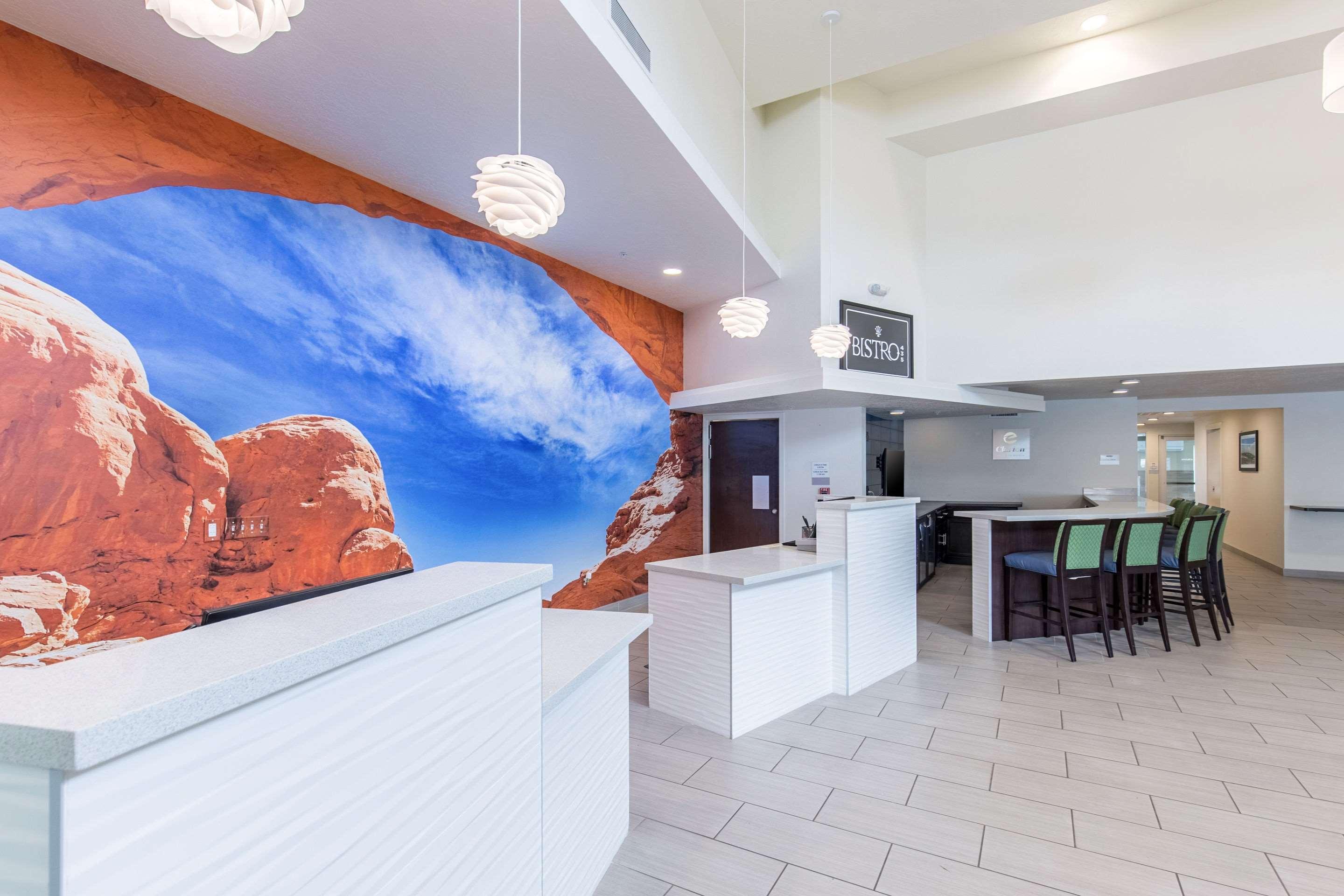 Wingate By Wyndham Cedar Stadt Exterior foto